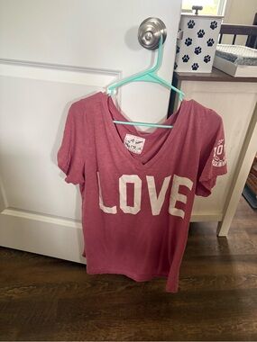 LOVE Graphic V-Neck Tee - Pink